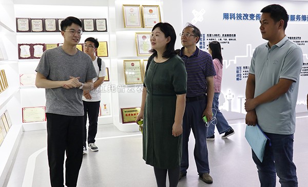 国家植保机械质量监督检验中心副主任刘燕一行莅临丝瓜污视频考察交流