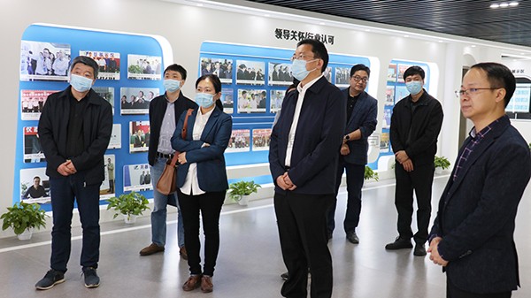浙江省农业科学院党委委员、副院长杨华一行赴丝瓜污视频考察调研