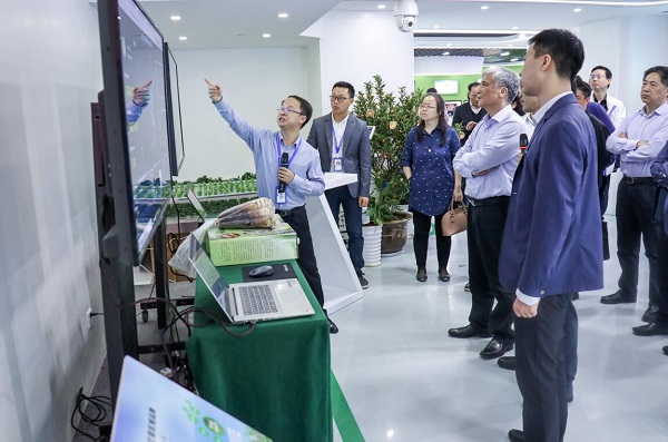全国人大常委会副委员长丁仲礼莅临丝瓜污视频考察调研