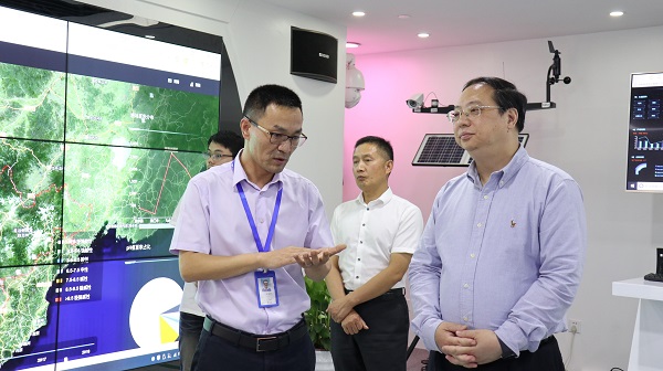杭州市副市长王宏一行在丝瓜污视频展厅参观