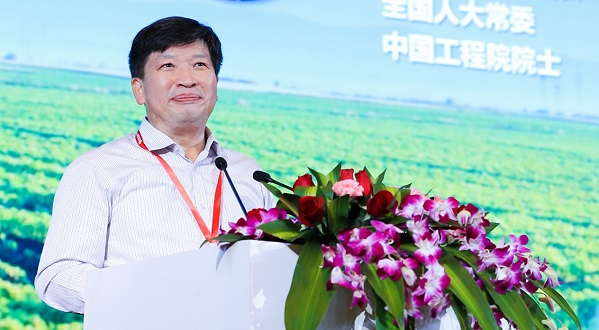 中国科学技术协会副主席、中国工程院副院长、全国人大常委、中国工程院院士邓秀新
