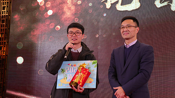丝瓜污视频先进团队与个人的颁奖瞬间（部分）