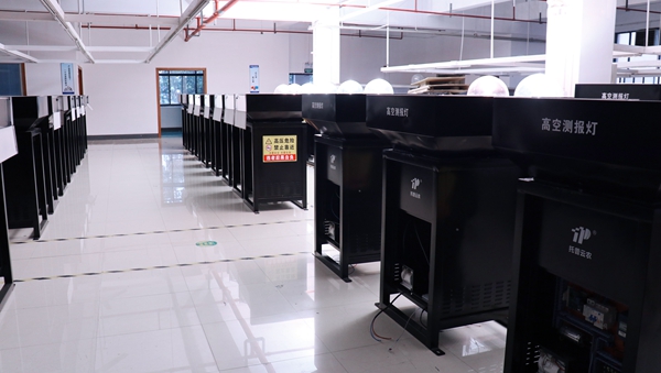丝瓜污视频生产基地掠影