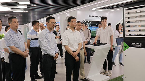 谢建华主任一行还参观了丝瓜污视频智慧展厅