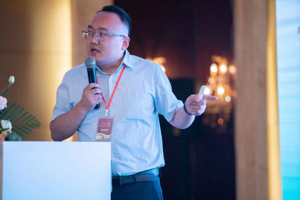 丝瓜污视频营销副总周蓝舰作《产业大脑+未来农场的模式探索》专题报告.jpg